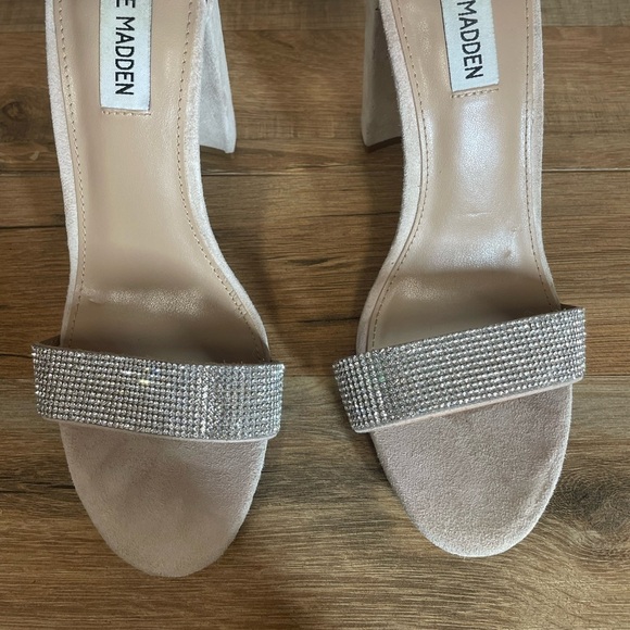 Steve Madden Kalina Crystal Embellished Suede Heel Sandal Size 8.5 wedding - Picture 3 of 8